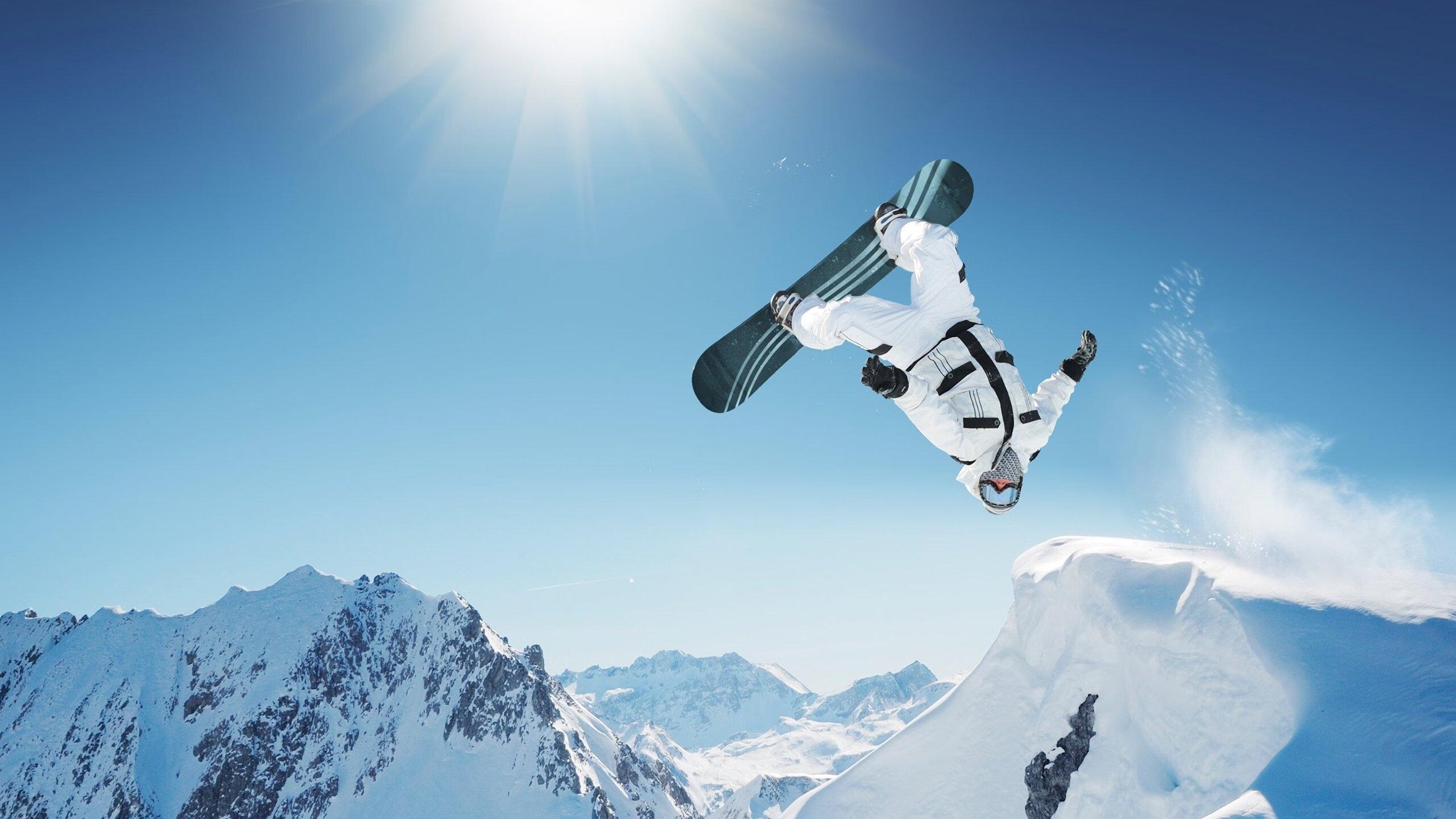 谷爱凌再创历史 自由式滑雪世界杯勇夺双冠王