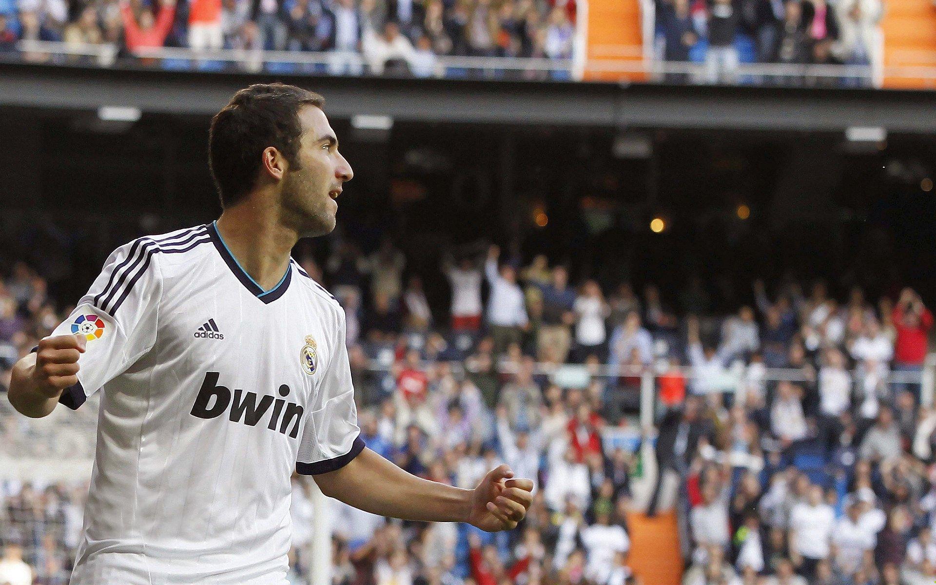 冰雪运动热潮席卷全国,青少年选手闪耀国际赛场